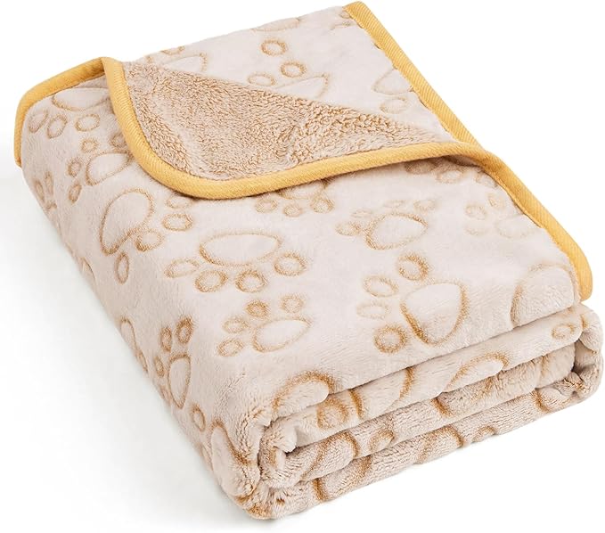 Stuffed Premium Soft Dog Blanket, with Flannel Beige Cute Paw Print, 32 * 40 inches, Cat Blanket Puppy Supplies Border Collie Puppy Gifts Essentials