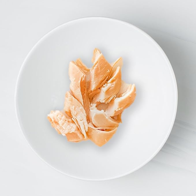 INABA Premium Hand-Cut Grilled Chicken Fillet Cat Treats/Topper with Vitamin E and Green Tea Extract, 0.9 Ounces Each, Pack of 6, Extra Tender Crab Broth