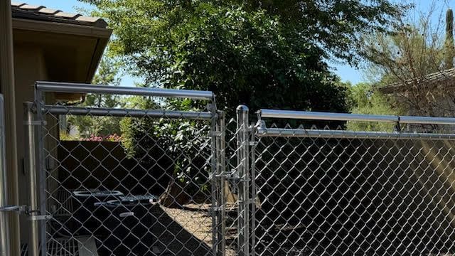 8 Foot Kit - Keep Pets Contained, Coyotes Out - Cats, Dogs, Coyotes - Chain Link