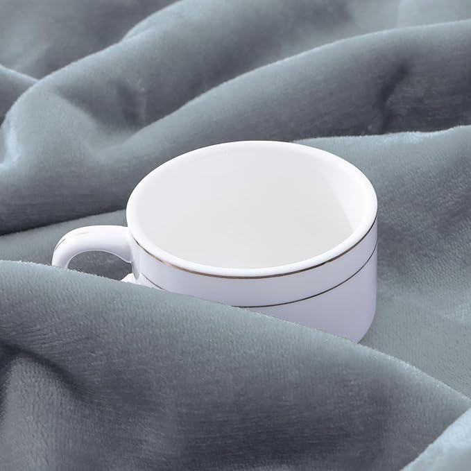 Smiry Waterproof Dog Bed Blanket, Leakproof Pet Throw Blanket for Bed Couch Sofa, Reversible Sherpa Fleece Furniture Protector Cover for Small Medium Large Dogs Cats (Grey, 32x40 inches)