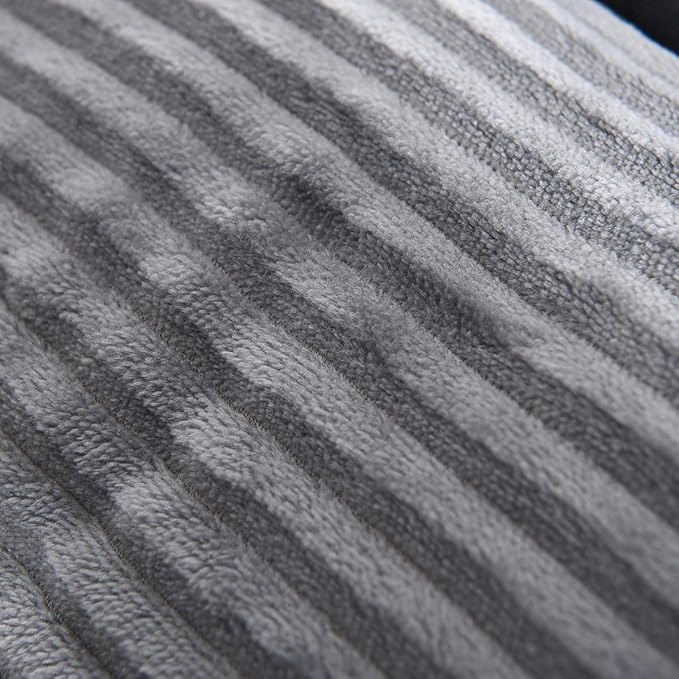 Amazon Basics 24-Inch Machine Washable Self Warming Pet Bed For Cat or Dog, Rectangle, Grey, 24"L x 20"W x 7"H