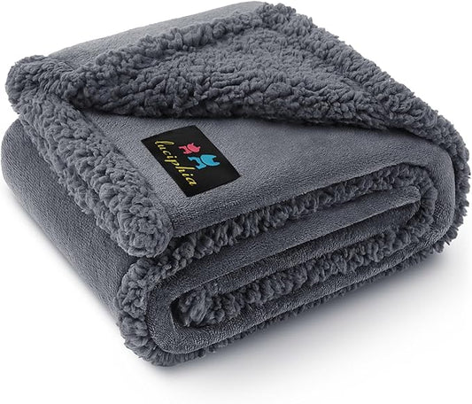 Waterproof Pet Blanket, Liquid Pee Proof Dog Blanket for Sofa Bed Couch, Reversible Sherpa Fleece Furniture Protector Cover for Small Medium Large Dogs Cats, Dark Gray Small（40" x 28"）