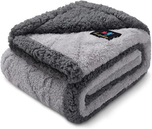 Waterproof Pet Blanket, Liquid Pee Proof Dog Blankets for Sofa Bed Couch, Reversible Sherpa Fleece Furniture Protector Cover for Small Medium Large Dogs Cats,Light Grey Small（40" x 28"）