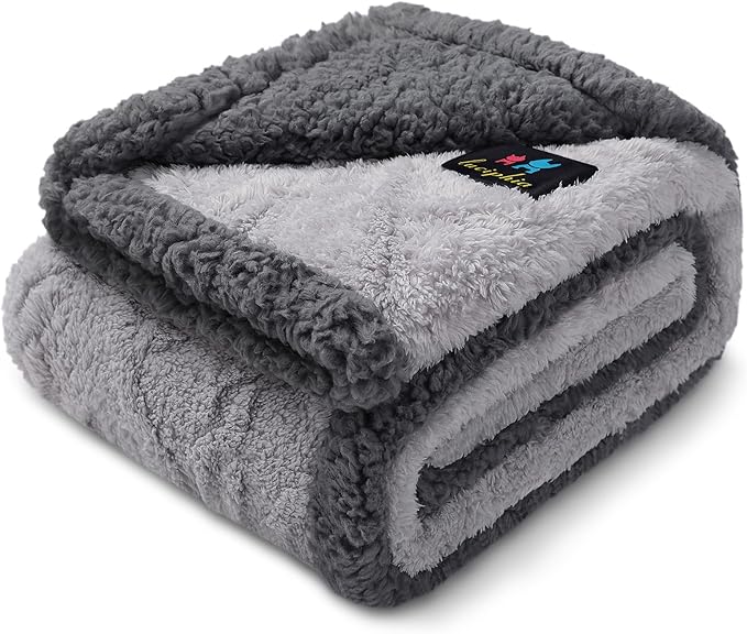 Waterproof Pet Blanket, Liquid Pee Proof Dog Blankets for Sofa Bed Couch, Reversible Sherpa Fleece Furniture Protector Cover for Small Medium Large Dogs Cats,Light Grey Medium（57" x 40"）