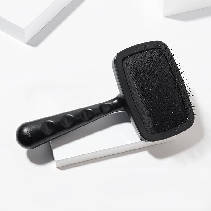 Tweezerman Dog and Cat Slicker Brush for Large Pets, Grooming Brush with Coated Bristles to Prevent Scratching and Ergonomic Handle