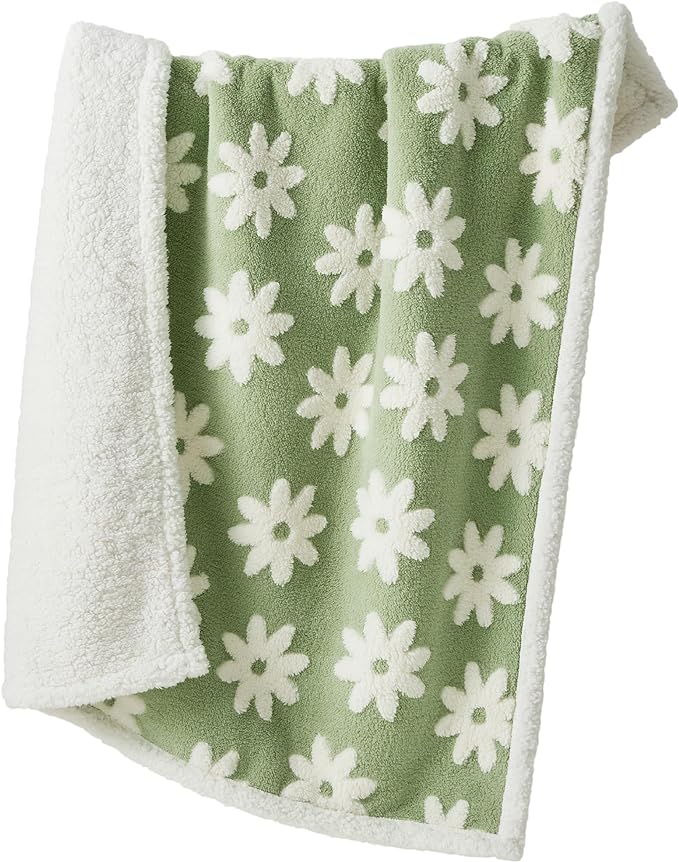 Lesure Waterproof Dog Blanket for Medium Dogs - Washable Double Sided Dog Blankets with Warm Jacquard Shag and Soft Sherpa Fleece, Pet Cat Blanket for Couch Protection, 3D Textured Cloud, Green