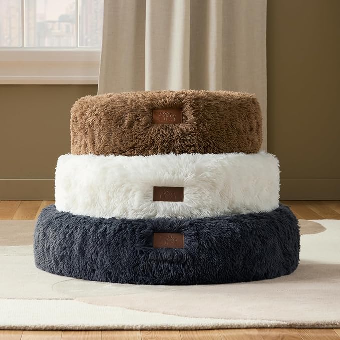 TOWN & COUNTRY LUXE CuddleTown Fuzzy Solid Donut Pet Bed, Soft, Cozy & Calming, Water Repellent, Non-Slip Bottom, 100% Machine Washable, Cream, Medium 28"x28"x7" Round