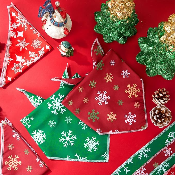 Frienda 30 Pcs Christmas Dog Bandanas Bulk Snowflake Bandanas for Dogs Soft Triangle Kerchief Bibs Scarf Set for Puppy Small Medium Large Pets Christmas Party Decoration