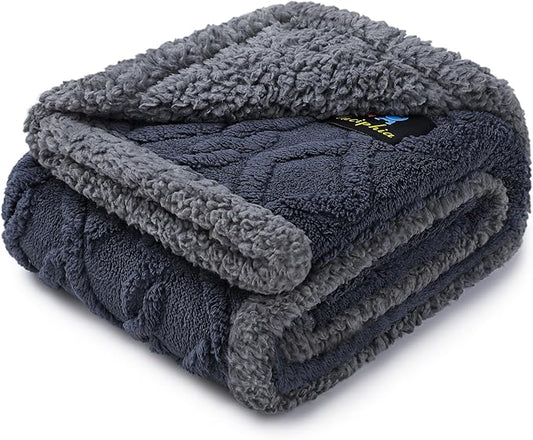 Waterproof Pet Blanket, Liquid Pee Proof Dog Blankets for Sofa Bed Couch, Reversible Sherpa Fleece Furniture Protector Cover for Small Medium Large Dogs Cats,Dark Grey Small（40" x 28"）