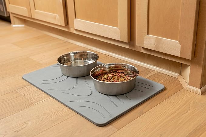 Stone Drying Dog Mat with Diatomaceous Earth – Anti-Slip, Fast Drying, Ideal for Messy Drinkers and Water Spills.