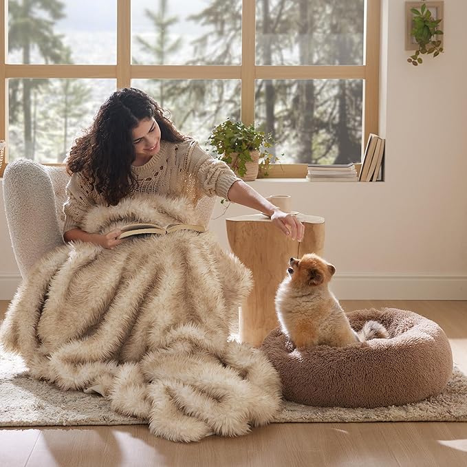 Bedsure Calming Dog Bed for Small Dogs - Donut Washable Small Puppy Bed, 23 inches Anti-Slip Round Fluffy Plush Faux Fur Large Cat Bed, Fits up to 25 lbs Pets, Camel